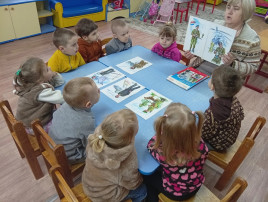 Беседа "Знакомство с праздником" к Дню Победы🎖️ Беседа "Знакомство с праздником" к Дню Победы🎖️.